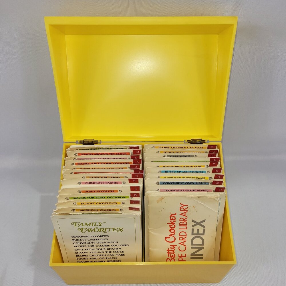 Betty Crocker Vintage 1971 Recipe Card Library Set